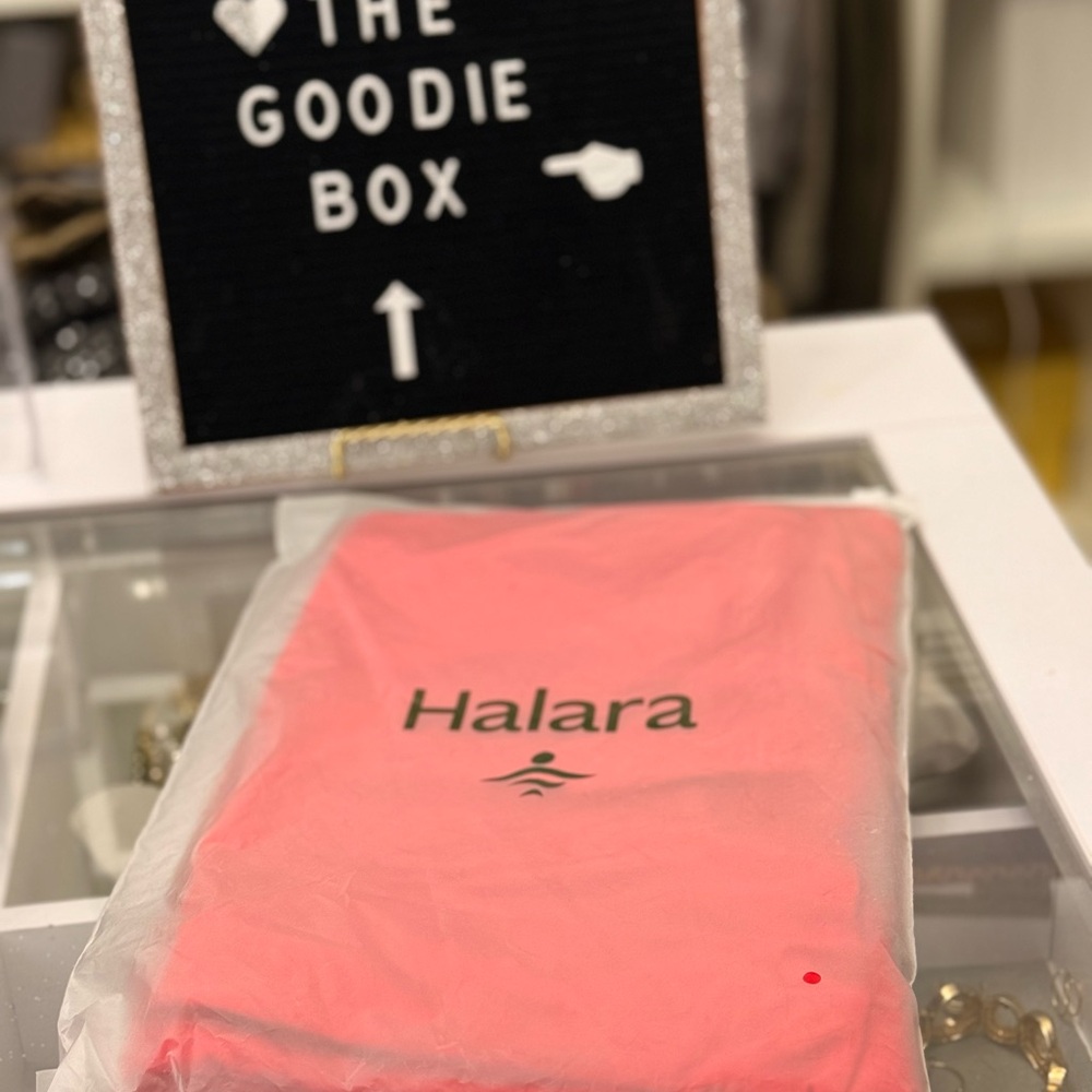 HALARA Vibrant Coral Apparel